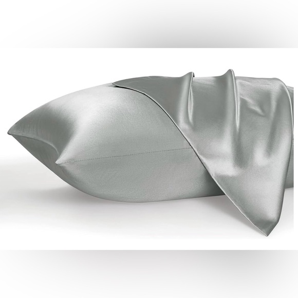 Set of 2 Queen Size Bedsure Satin Silk Silver Grey Pillowcases Envelope Closure - Picture 1 of 4